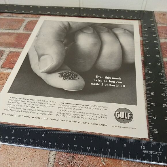 Gulf Oil Corp - Carbon bits on Fingertip - Fuel Quality - Vtg 1961 PRINT AD - Picture 2 of 10